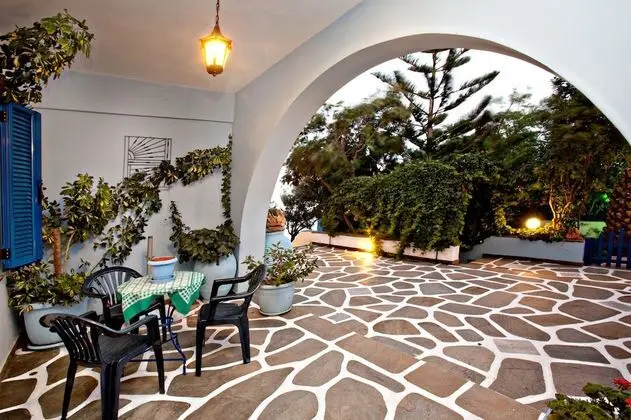 Tek Büyük Yataklı Oda, 1 Yatak Odası, Balkon/Veranda, Bahçe Manzaralı