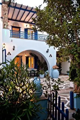 Tek Büyük Yataklı Oda, 1 Yatak Odası, Balkon/Veranda, Bahçe Manzaralı