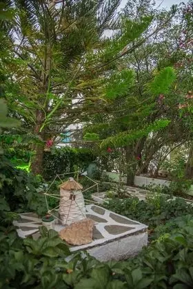 Tek Büyük Yataklı Oda, 1 Yatak Odası, Balkon/Veranda, Bahçe Manzaralı