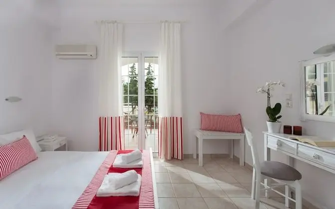 Standard Tek Büyük Yataklı Oda, Veranda, Kısmi Deniz Manzaralı