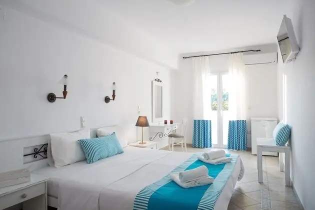Standard Tek Büyük Yataklı Oda, Veranda, Kısmi Deniz Manzaralı