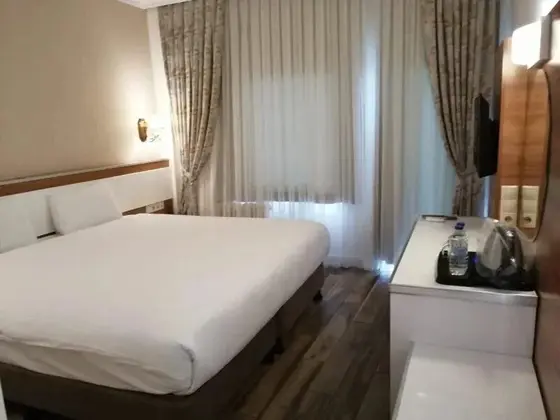 Havuz Ve Bahce Manzaralı Deluxe Oda