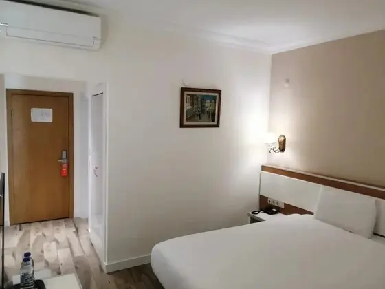 Havuz Ve Bahce Manzaralı Deluxe Oda
