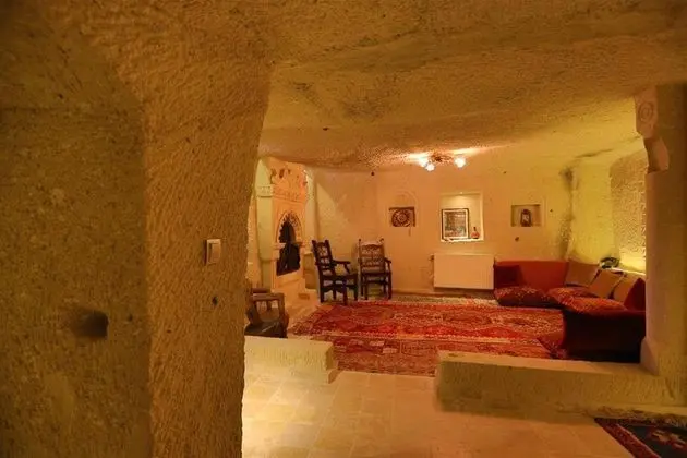 Mağara Suit