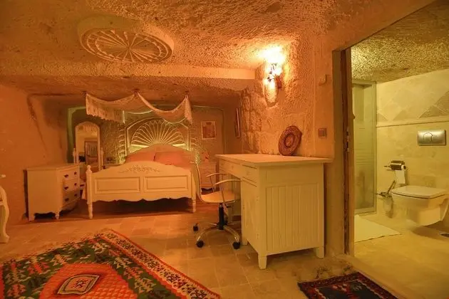 Master Deluxe Suite
