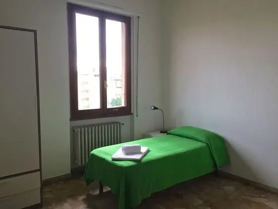 Tek Büyük Yataklı Oda, Ortak Banyo