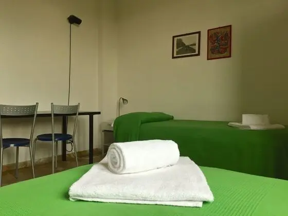 Tek Büyük Yataklı Oda, Ortak Banyo