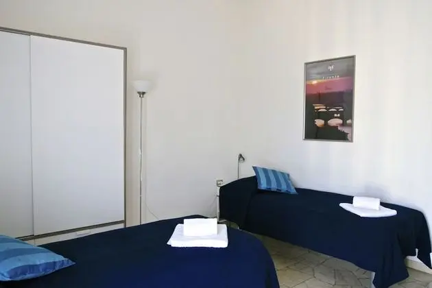 Tek Büyük Yataklı Oda, Ortak Banyo