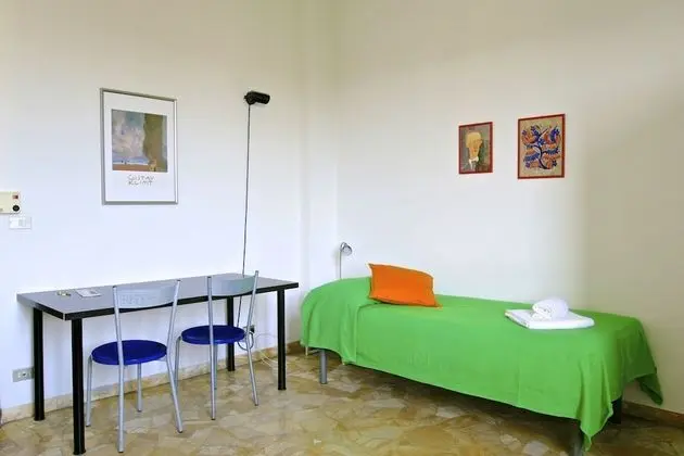 Tek Büyük Yataklı Oda, Ortak Banyo