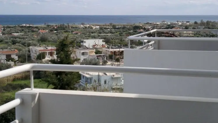 Üç Kişilik Oda, Deniz Manzaralı