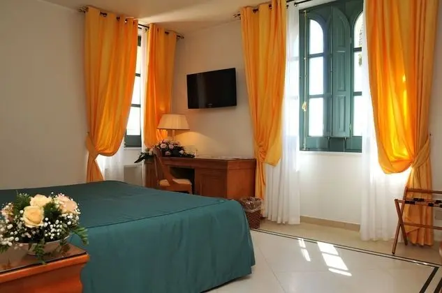 Comfort Tek Büyük Yataklı Oda