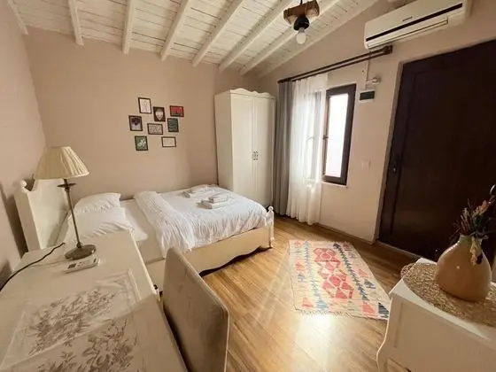 Çift Kişilik, Bahçe Manzaralı