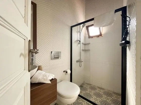 Çift Kişilik, Bahçe Manzaralı