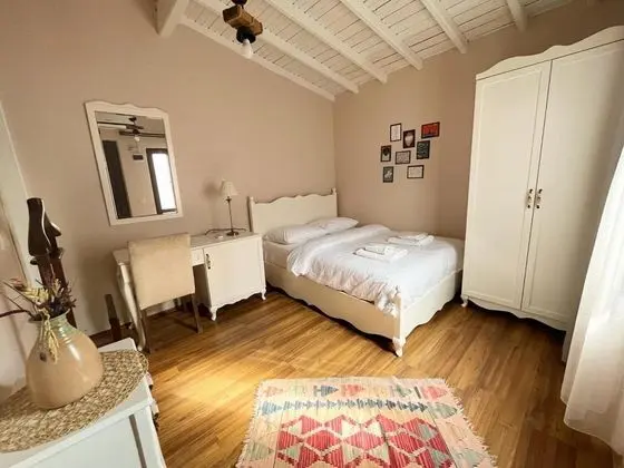 Çift Kişilik, Bahçe Manzaralı