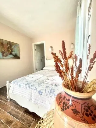 Çift Kişilik, Bahçe Manzaralı