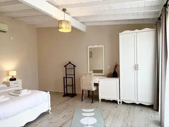 Triple, Bahçe Manzaralı