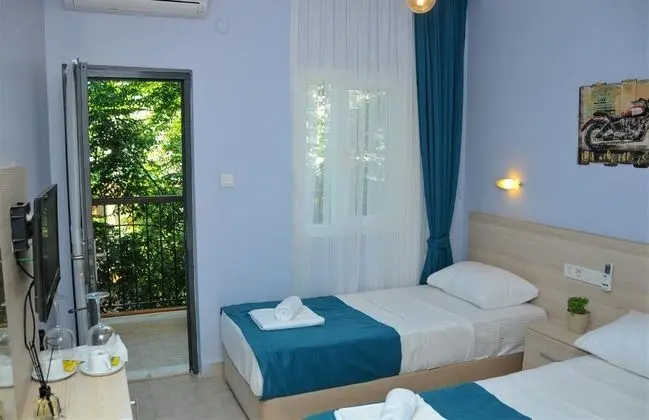 Standart Oda, Bahçe Manzaralı, Balkonlu