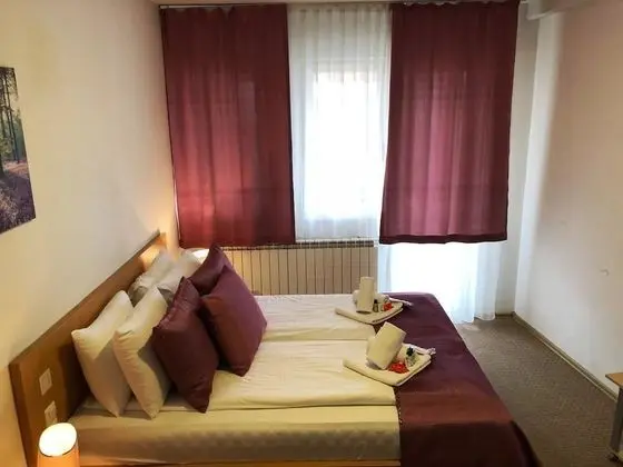 Tek Büyük veya İki Ayrı Yataklı Oda