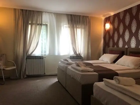Tek Büyük veya İki Ayrı Yataklı Oda