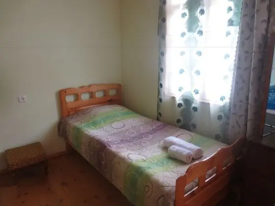 Basic Üç Kişilik Oda, Ortak Banyo