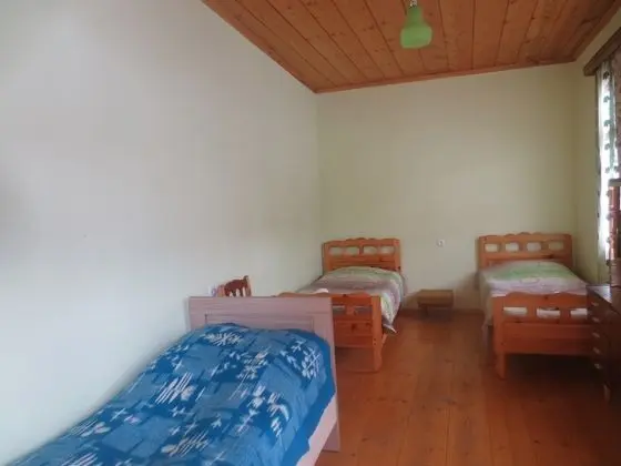 Basic Üç Kişilik Oda, Ortak Banyo