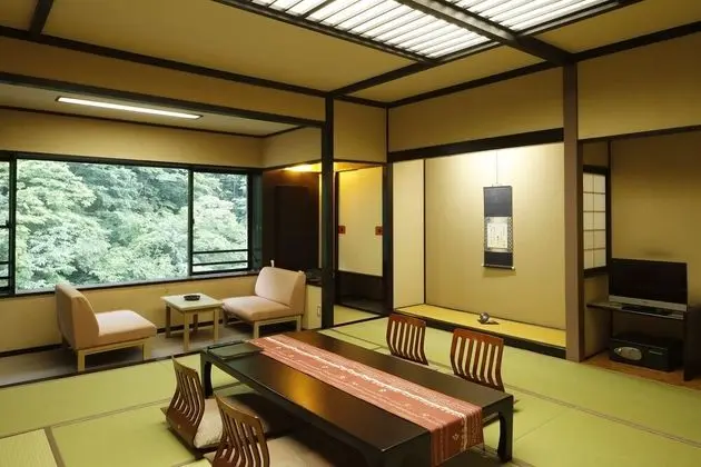 Traditional Oda (Japanese-Style, Quintuple)