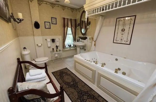 Luxury Oda