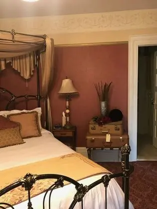 Luxury Oda