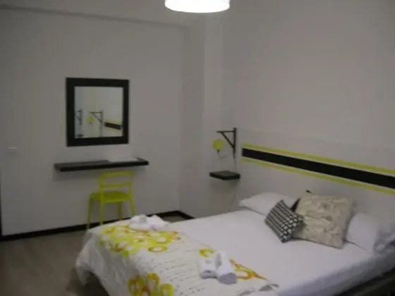 Comfort Üç Kişilik Oda, Ortak Banyo