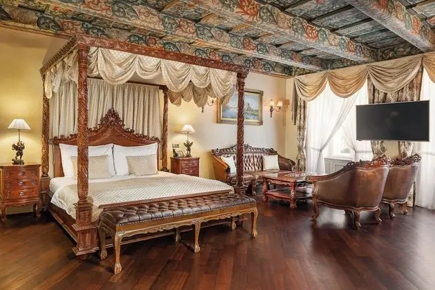 Goliath Suite