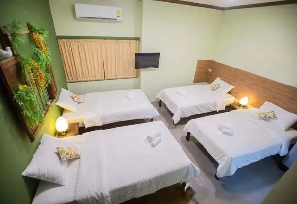 4 People Private Room