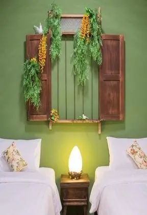 4 People Private Room
