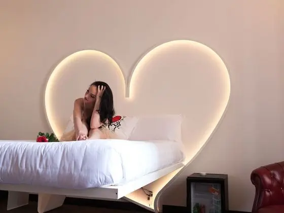 Romantic Tek Büyük Yataklı Oda