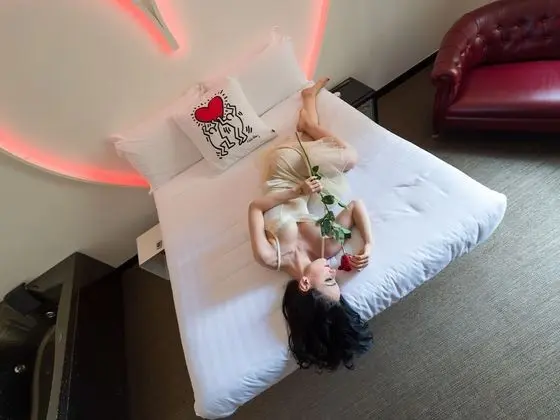 Romantic Tek Büyük Yataklı Oda