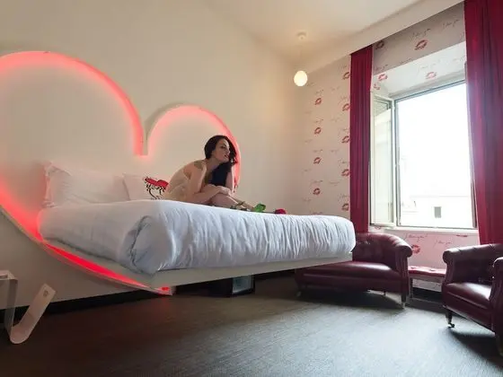 Romantic Tek Büyük Yataklı Oda