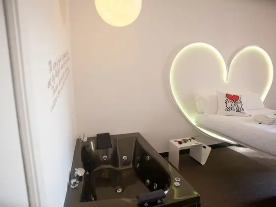 Romantic Tek Büyük Yataklı Oda