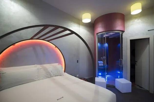 Standard Tek Büyük Yataklı Oda (iTube)