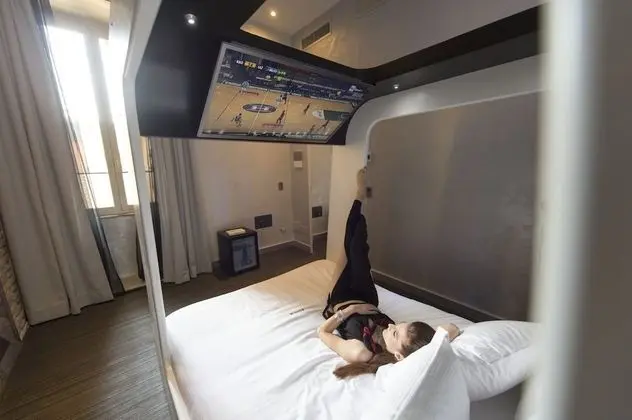 Superior Tek Büyük Yataklı Oda (iCube)