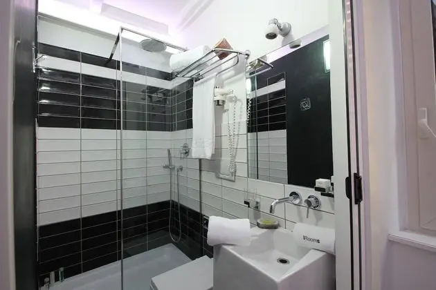 Superior Tek Büyük Yataklı Oda (iTube)