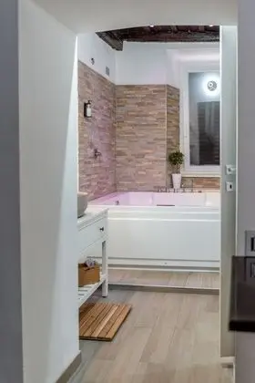 Superior Tek Büyük Yataklı Oda, Sıcak Su Küveti (iZen)