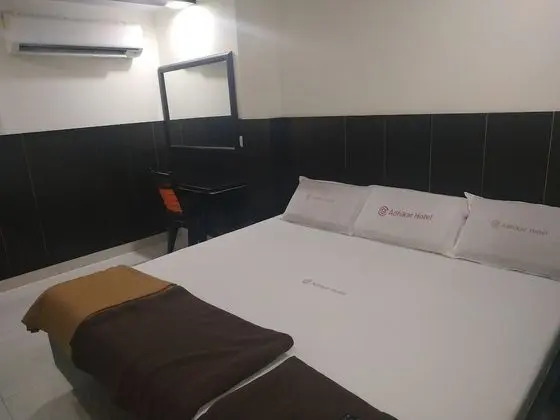 Deluxe Tek Büyük Yataklı Oda (AC)