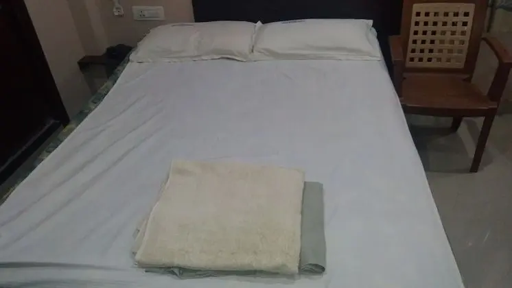 Basic Tek Büyük Yataklı Oda