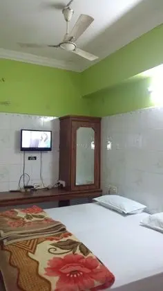 Luxury Tek Büyük Yataklı Oda