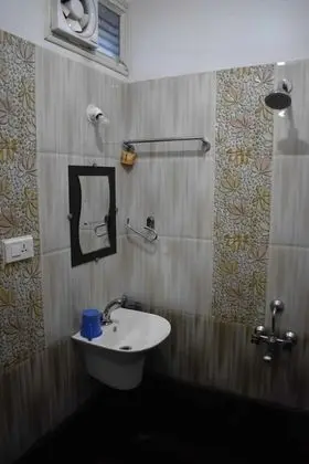 Basic Tek Büyük Yataklı Oda