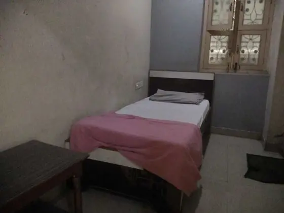 Basic Tek Büyük Yataklı Oda