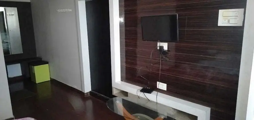 Basic Tek Büyük Yataklı Oda
