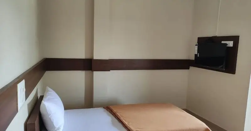 Standard Tek Büyük Yataklı Oda