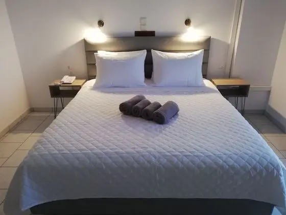Comfort Tek Büyük Yataklı Oda, Birden Çok Yatak, Kısmi Deniz Manzaralı