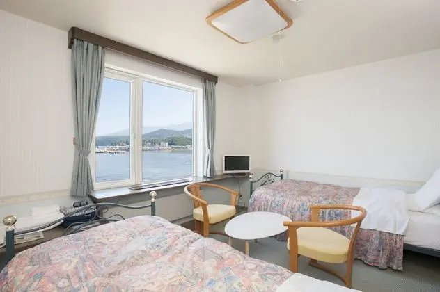 İki Ayrı Yataklı Oda, Sigara İçilmez