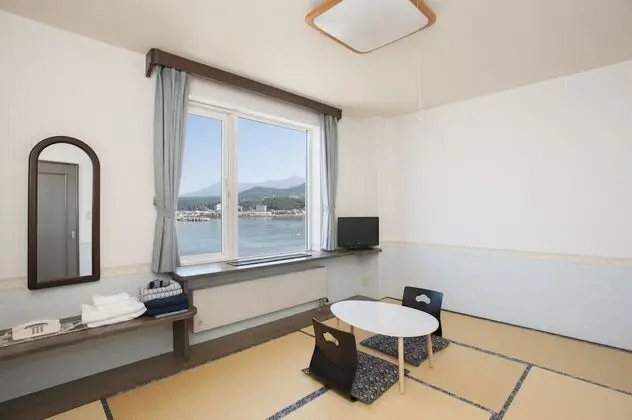 İki Ayrı Yataklı Oda, Sigara İçilmez